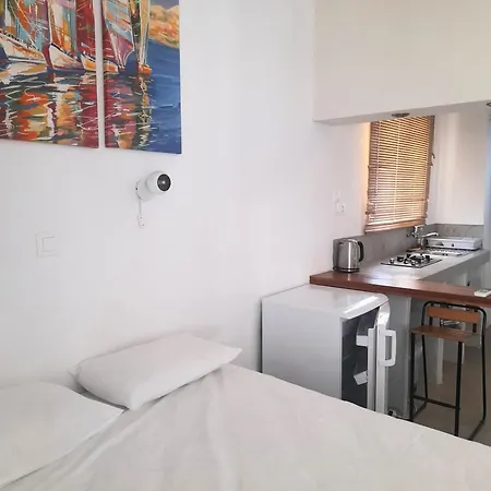 A Апартаменты *